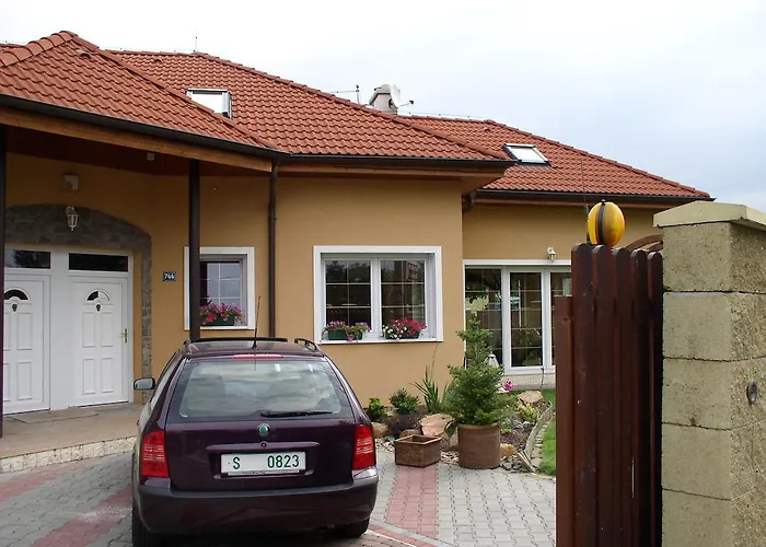 Gasthof Rozkos Průhonice
